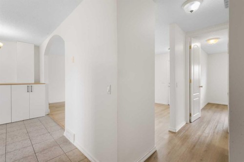 268 Madeira Place Ne, Calgary, AB - Indoor Photo Showing Other Room
