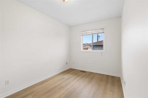 268 Madeira Place Ne, Calgary, AB - Indoor Photo Showing Other Room
