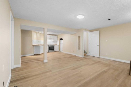 268 Madeira Place Ne, Calgary, AB - Indoor Photo Showing Other Room