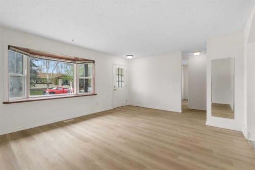 268 Madeira Place Ne, Calgary, AB - Indoor