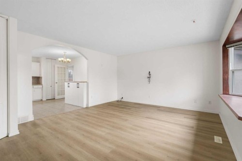 268 Madeira Place Ne, Calgary, AB - Indoor Photo Showing Other Room