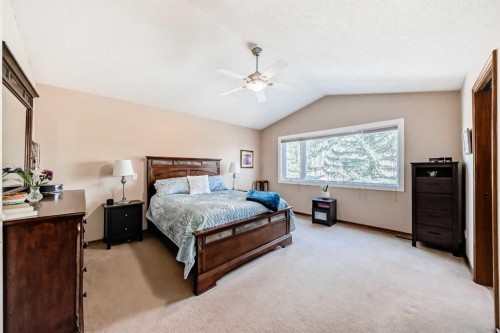 29 Deer River Green Se, Calgary, AB - Indoor Photo Showing Bedroom