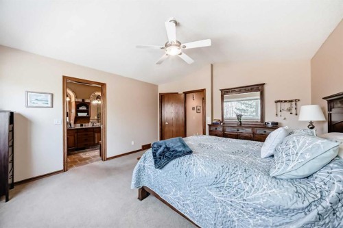 29 Deer River Green Se, Calgary, AB - Indoor Photo Showing Bedroom