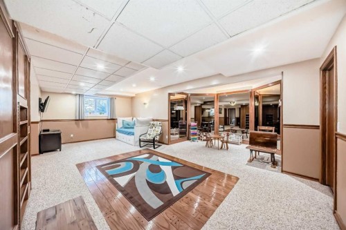 29 Deer River Green Se, Calgary, AB - Indoor Photo Showing Other Room