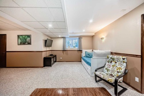 29 Deer River Green Se, Calgary, AB - Indoor Photo Showing Other Room