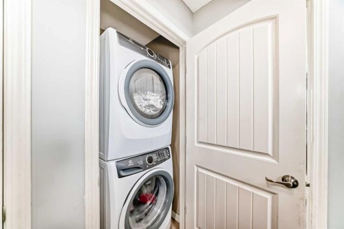 404 Redstone Grove Ne, Calgary, AB - Indoor Photo Showing Laundry Room