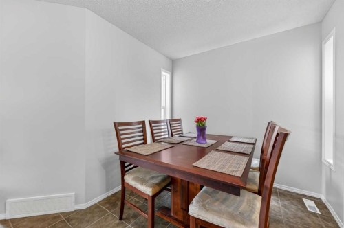 78 Cranberry Close Se, Calgary, AB - Indoor Photo Showing Other Room