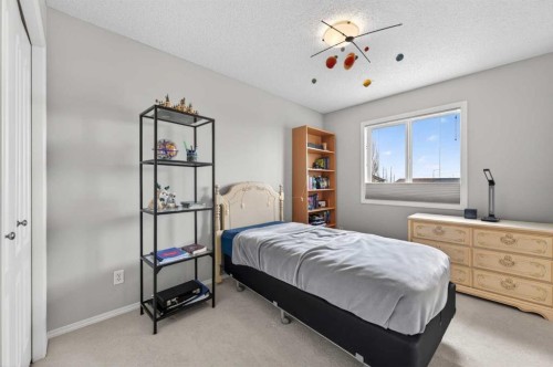 78 Cranberry Close Se, Calgary, AB - Indoor Photo Showing Bathroom