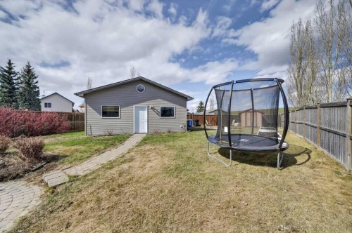 78 Cranberry Close Se, Calgary, AB - Outdoor