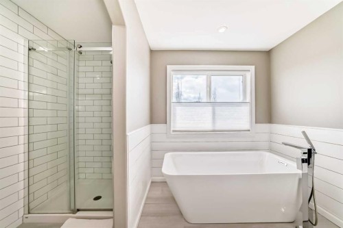 127 Cimarron Park Circle, Okotoks, AB - Indoor Photo Showing Bathroom