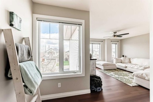127 Cimarron Park Circle, Okotoks, AB - Indoor Photo Showing Living Room