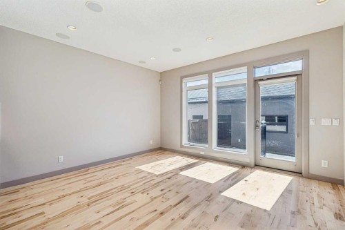 2011 48 Avenue Sw, Calgary, AB - Indoor Photo Showing Other Room