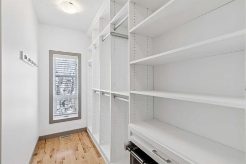2011 48 Avenue Sw, Calgary, AB - Indoor Photo Showing Other Room