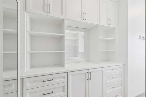 2011 48 Avenue Sw, Calgary, AB - Indoor