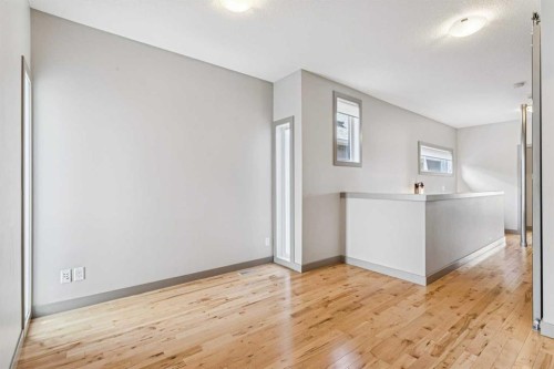 2011 48 Avenue Sw, Calgary, AB - Indoor Photo Showing Other Room