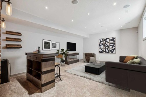 2011 48 Avenue Sw, Calgary, AB - Indoor