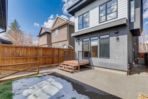 2011 48 Avenue Sw, Calgary, AB - Outdoor