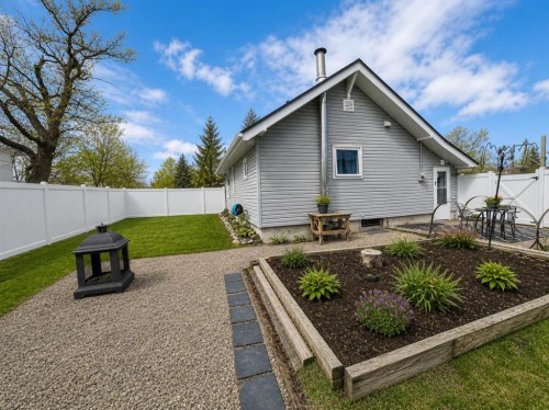 132 8 Avenue, Gleichen, AB - Outdoor
