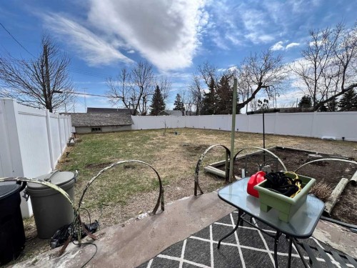 132 8 Avenue, Gleichen, AB - Outdoor