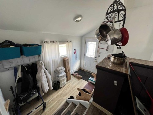 132 8 Avenue, Gleichen, AB - Indoor