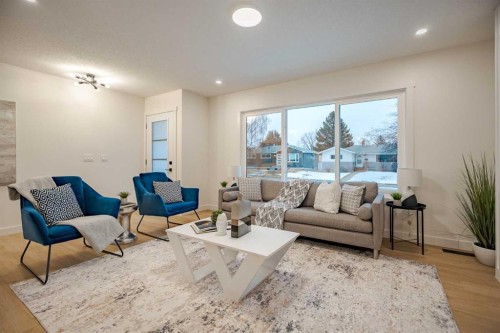 451 Arlington Drive Se, Calgary, AB - Indoor Photo Showing Living Room