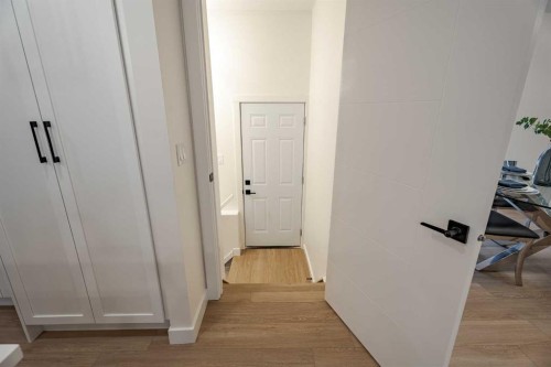 451 Arlington Drive Se, Calgary, AB - Indoor Photo Showing Other Room