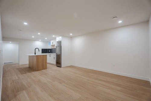 451 Arlington Drive Se, Calgary, AB - Indoor