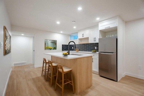 451 Arlington Drive Se, Calgary, AB - Indoor Photo Showing Kitchen With Upgraded Kitchen
