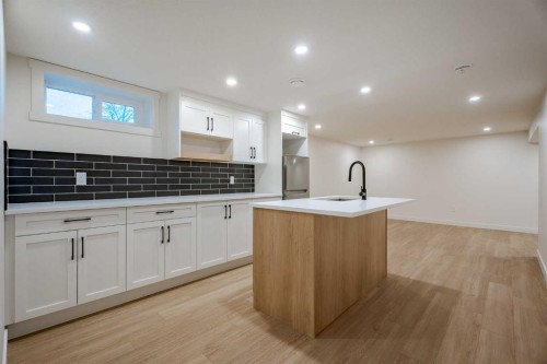 451 Arlington Drive Se, Calgary, AB - Indoor Photo Showing Kitchen With Upgraded Kitchen
