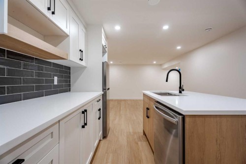451 Arlington Drive Se, Calgary, AB - Indoor Photo Showing Kitchen With Upgraded Kitchen