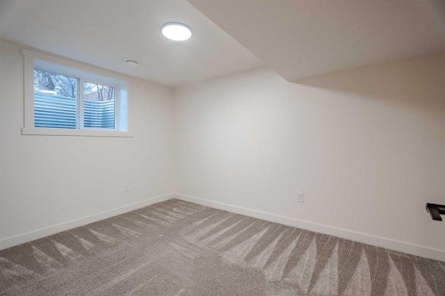 451 Arlington Drive Se, Calgary, AB - Indoor Photo Showing Other Room