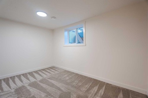 451 Arlington Drive Se, Calgary, AB - Indoor Photo Showing Other Room