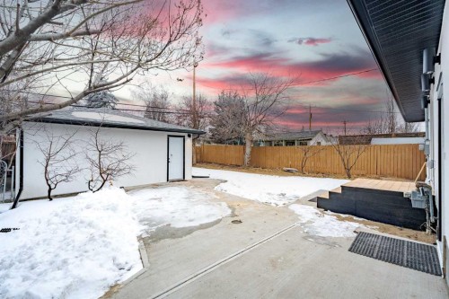 451 Arlington Drive Se, Calgary, AB - Outdoor