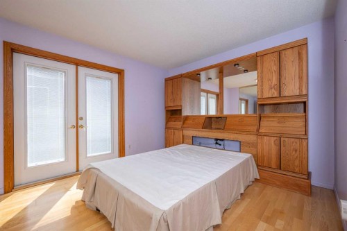 136 Hunterhorn Drive Ne, Calgary, AB - Indoor Photo Showing Bedroom