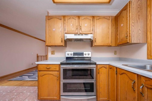 136 Hunterhorn Drive Ne, Calgary, AB - Indoor Photo Showing Kitchen