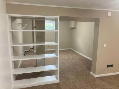 84 Waterloo Drive Sw, Calgary, AB - Indoor