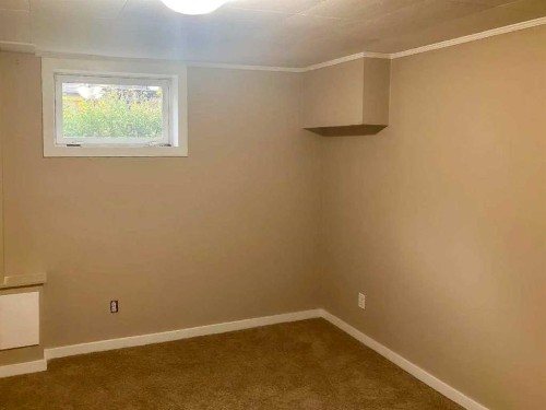 84 Waterloo Drive Sw, Calgary, AB - Indoor Photo Showing Other Room