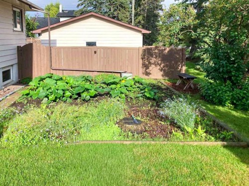 84 Waterloo Drive Sw, Calgary, AB - Outdoor