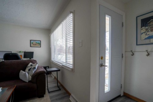 84 Waterloo Drive Sw, Calgary, AB - Outdoor