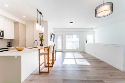 120 Spring Creek Common Sw, Calgary, AB - Indoor Photo Showing Kitchen
