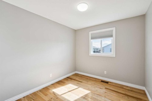 201 Southridge Place, Didsbury, AB - Indoor Photo Showing Other Room