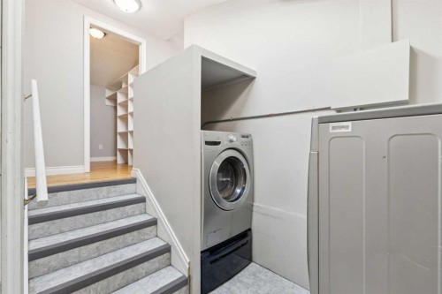 201 Southridge Place, Didsbury, AB - Indoor Photo Showing Laundry Room