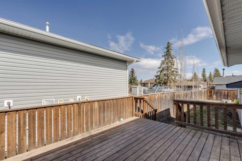 201 Southridge Place, Didsbury, AB - Outdoor With Exterior