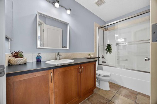 83 Wentworth Common Sw, Calgary, AB - Indoor Photo Showing Bathroom