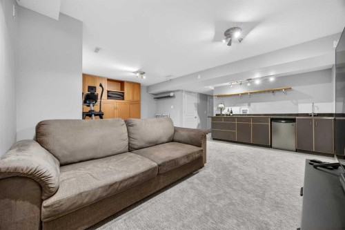 83 Wentworth Common Sw, Calgary, AB - Indoor Photo Showing Living Room