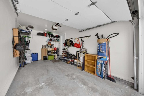 83 Wentworth Common Sw, Calgary, AB - Indoor Photo Showing Garage