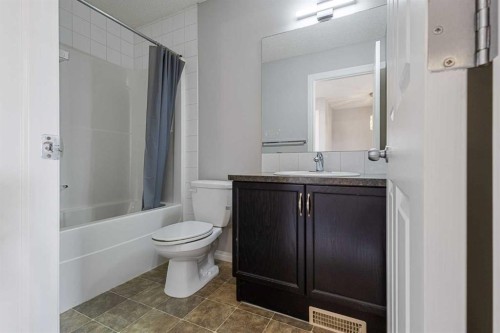 72 Pantego Close Nw, Calgary, AB - Indoor Photo Showing Bathroom