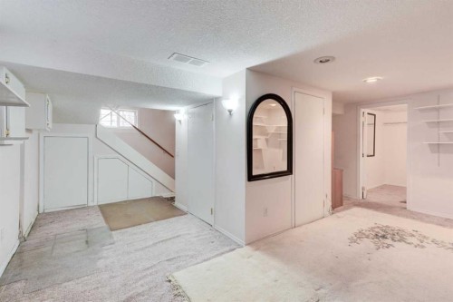 2318 Bowness Road Nw, Calgary, AB - Indoor Photo Showing Other Room