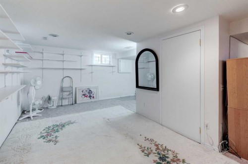 2318 Bowness Road Nw, Calgary, AB - Indoor Photo Showing Other Room