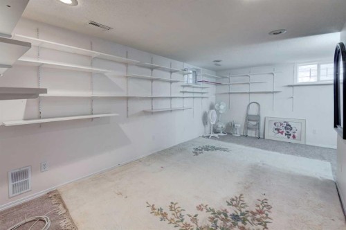 2318 Bowness Road Nw, Calgary, AB - Indoor